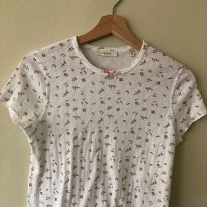 NWOT Sz S Dôen Bebe tee in Rosie Sweet Pea pattern